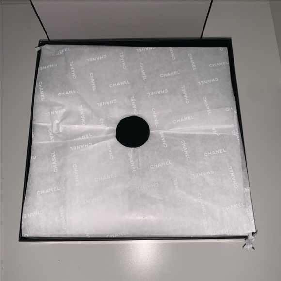 CHANEL Makeup Bag And Lipstick Set NEW - Picture 3 of 8